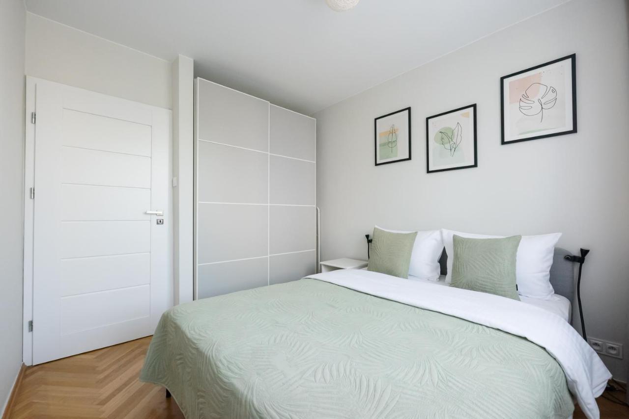 Nowogrodzka Grey Apartment Варшава Екстер'єр фото
