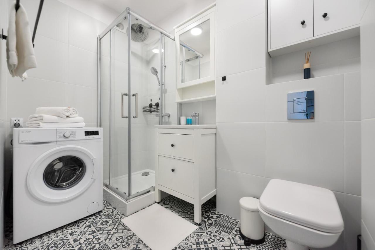 Nowogrodzka Grey Apartment Варшава Екстер'єр фото